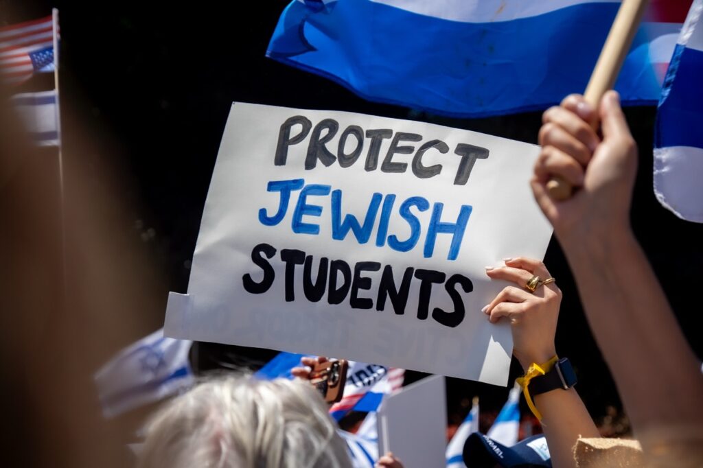 Pro-Israel-Protest-at-UCLA-April-2024-376-Large